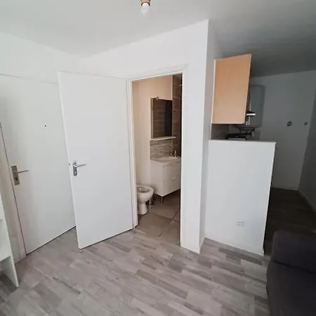 Palais De Justice شقة